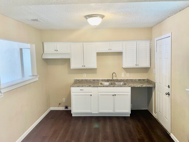 Photo - 2803 Cedar Park Blvd