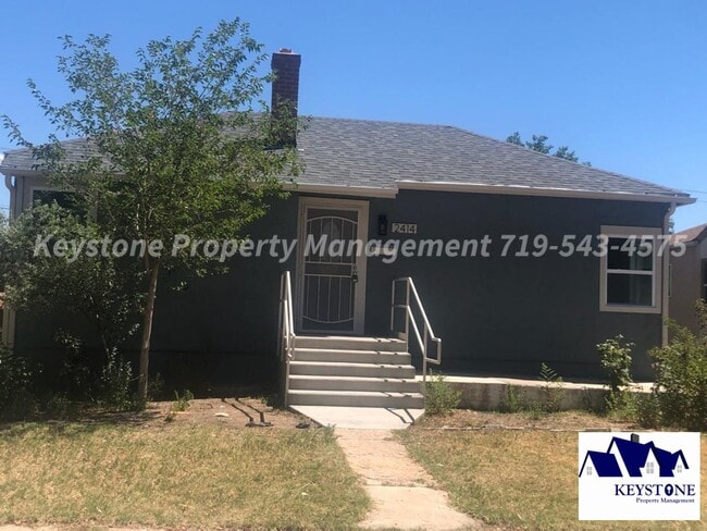 Building Photo - Pet Friendly North Side Home 2 Bedroom/1 Bathroom/1 Car Garage $1350/$1350