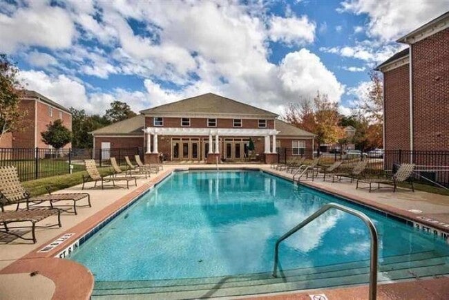 Building Photo - 3000 S Adams St