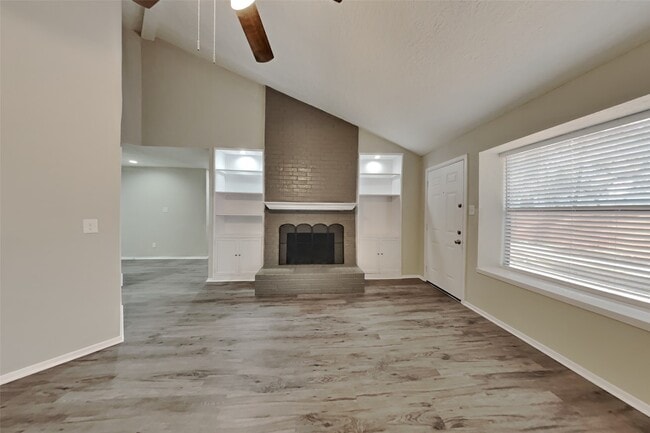 Photo - 26 Pinewood Forest Ct