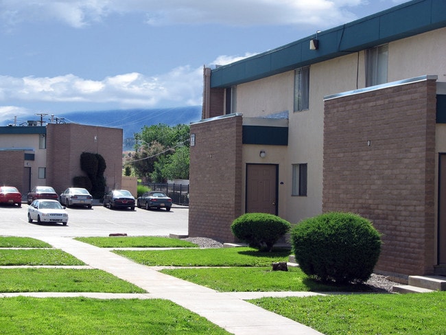Manzano Vista