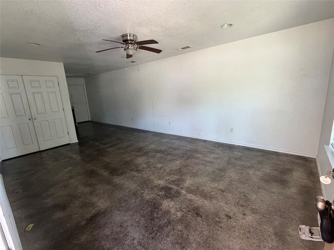 Photo - 712 Seven Oaks Rd