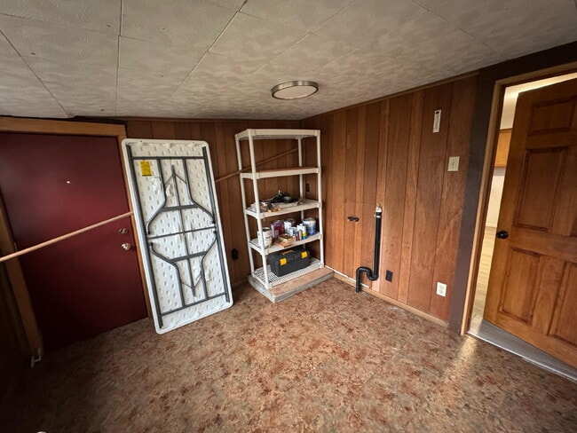 Photo - "Charming 3-Bedroom Haven with Gleaming Hardwood Floors in Newport, PA!"