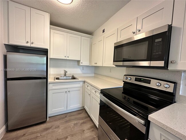 Photo - 2500 Johnson St Unit 17