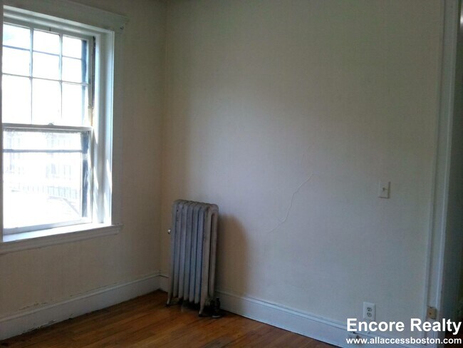 Photo - 317 Allston St Unidad 15