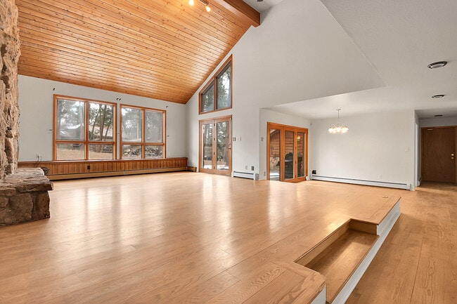 Photo - 29604 Canterbury Cir