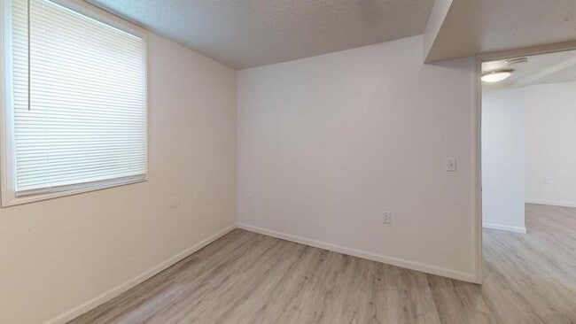 Photo - 329 W Indiana Ave