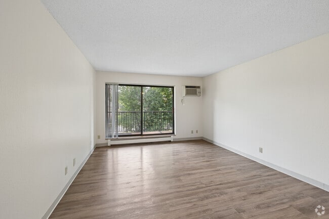 2BR, 2BA - 964SF - Living Room