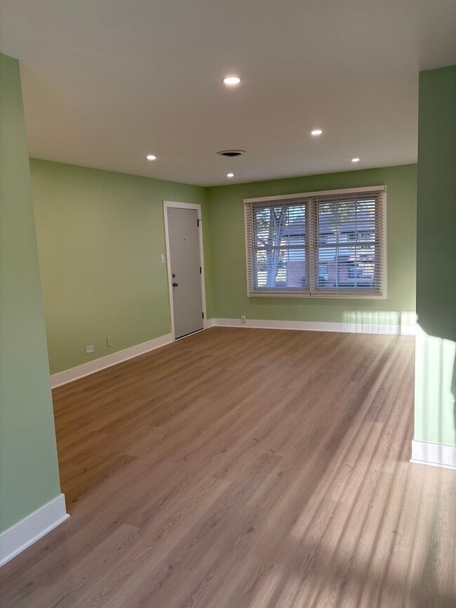 Photo - 235 Washington Square Unit C