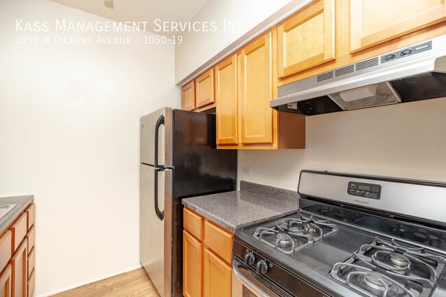 Photo - 1050 W Dickens Ave Unit 1050-19