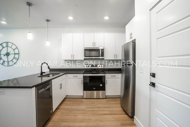 Photo - 980 W Center St Unit 406