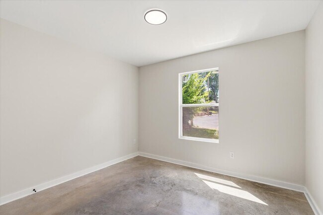 Photo - 750 Barrett Pl