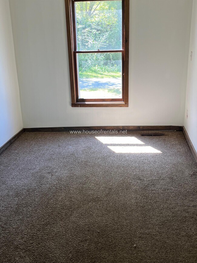 Photo - 709 N Maple St