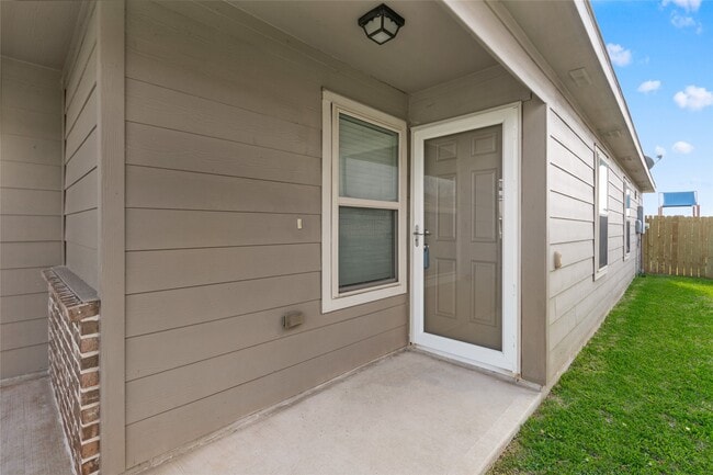 Photo - 1323 Pease River Ln