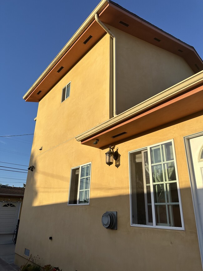Photo - 1317 W 49th St