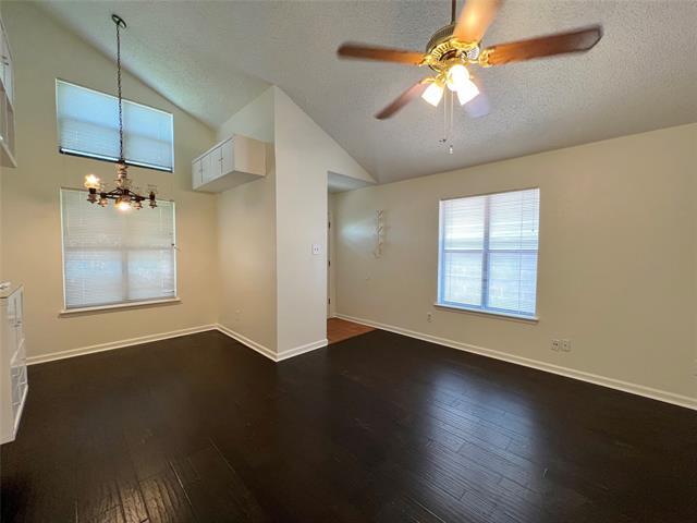 Photo - 1150 Suburban St