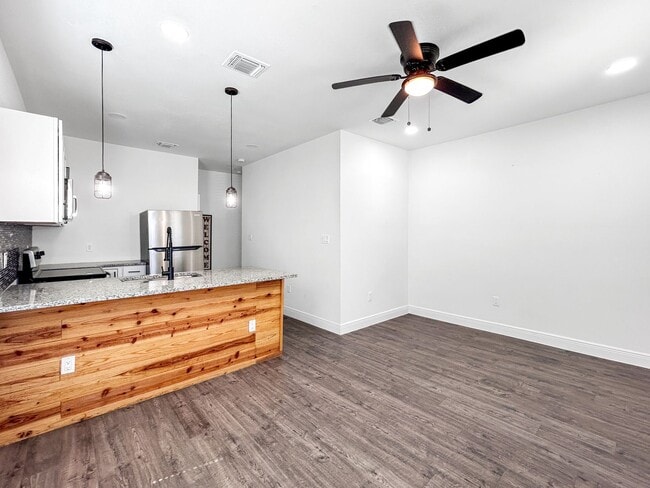 Photo - Newly Renovated 2-Bedroom Duplex Near Down...