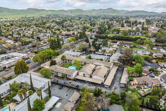 contexto - 4888 Clayton Rd