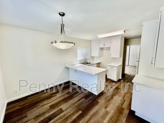 5543 Adobe Falls Rd Unidad 16