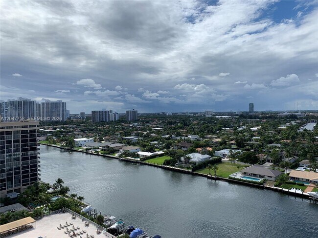 Building Photo - 1965 S Ocean Dr Unit 17M