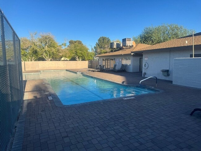 1497 Dorothy Ave