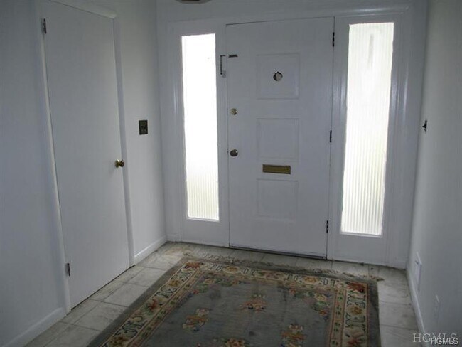 Photo - 7 Theresa Ln