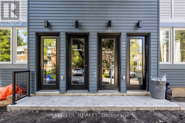 Photo - 516 Tweedsmuir Ave