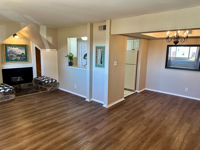 Beautiful move in ready first story condo. - Beautiful move in ready first story condo.