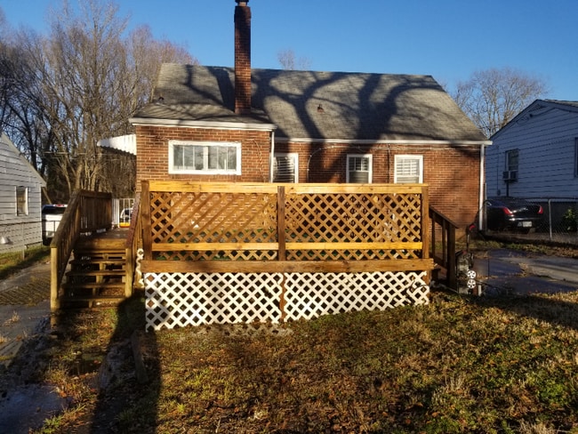 Photo - 342 Poplar St