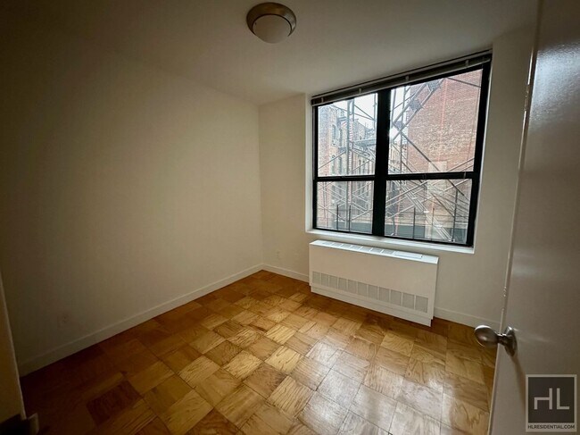 W 87th St - W 87th St Apartment Unit 4G