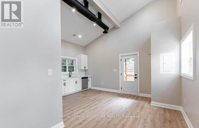 Photo - 309 Cranbrook Dr