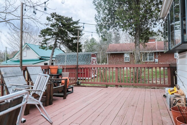 411 Giles Rd