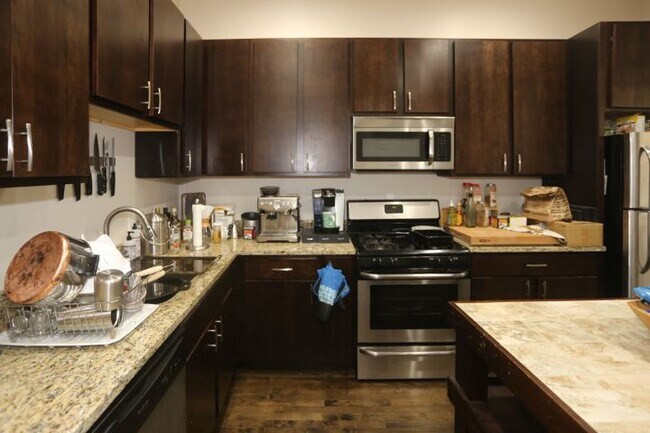 4849 N Seeley Ave Unit 2