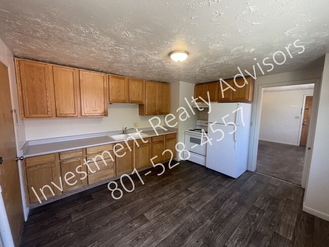 First Month Free! - First Month Free! Apartment