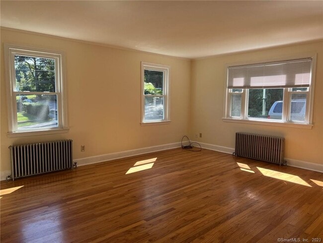Photo - 125 Oneco Ave