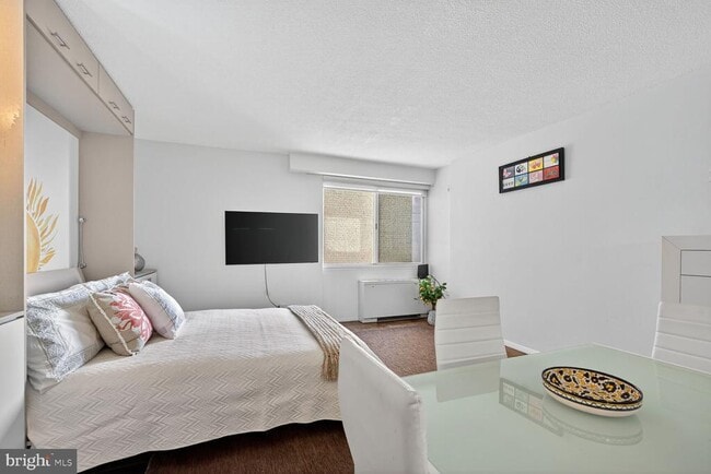 Building Photo - 4515 Willard Ave Unit 2105S