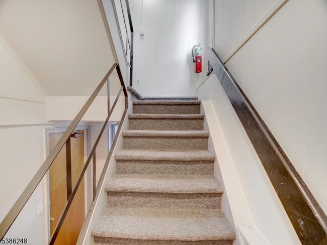 Photo - 850 Bloomfield Ave