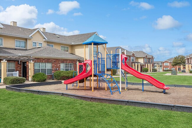 Ironwood Crossing Apartments & Townhomes