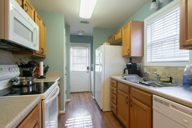 Photo - 1325 Cedar Shoals Dr