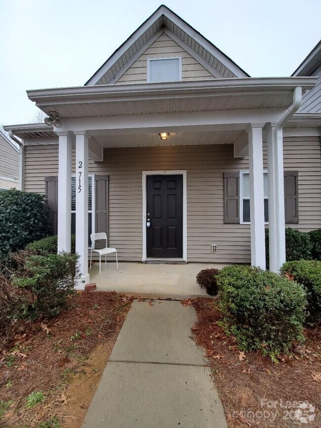 Building Photo - 2715 Meadow Knoll Dr Rental