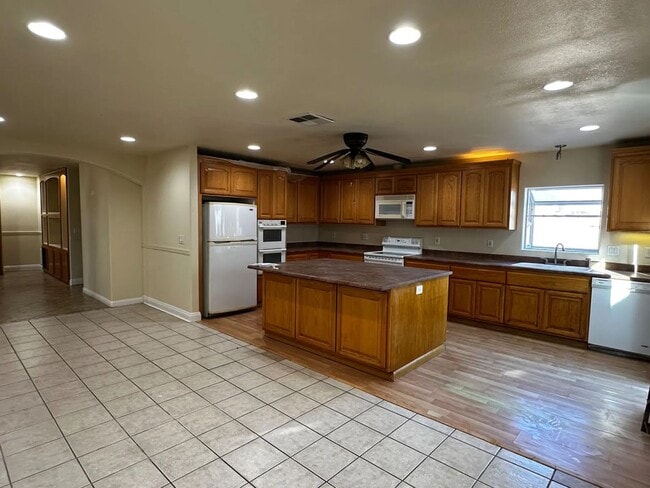Photo - 7860 Summerplace Dr