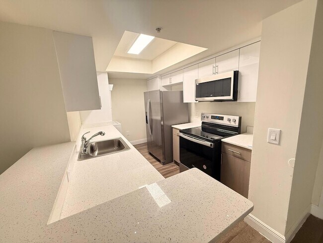 Photo - 16900 N Bay Rd Unidad 2-2303