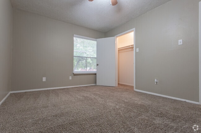 2 BR, 1 BA - 756 SF - B1