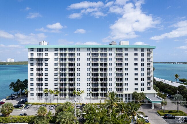 Photo - Island Pointe Condominiums