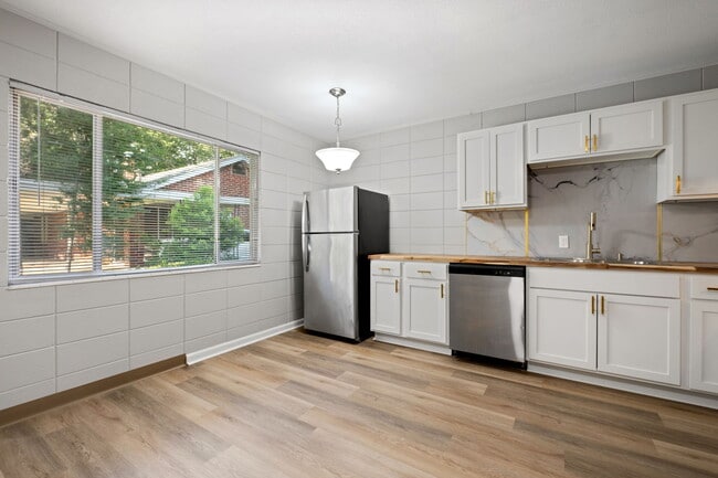 Photo - 1312 N Adams St Unit 3