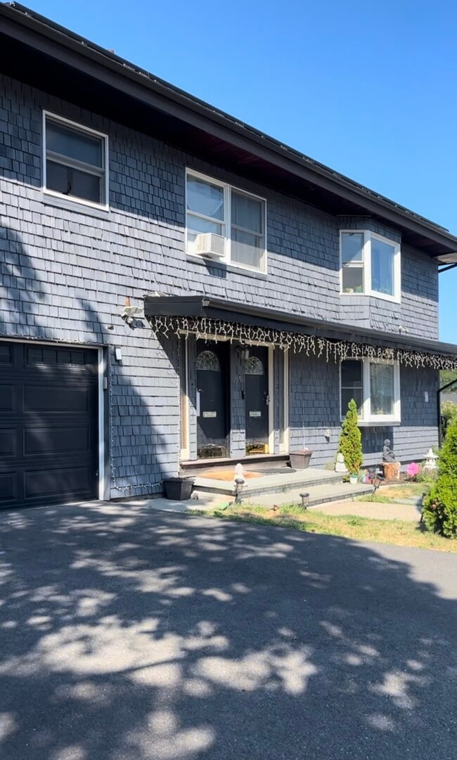 Building Photo - 94 Oakwood Ave Unit 1