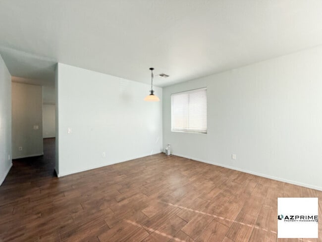 Photo - Bright &amp; Airy 4/2 Phoenix House!