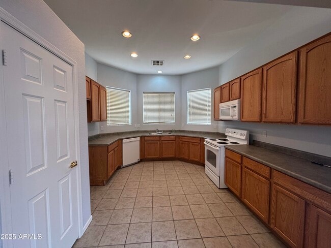 Photo - 6511 S 5th Way