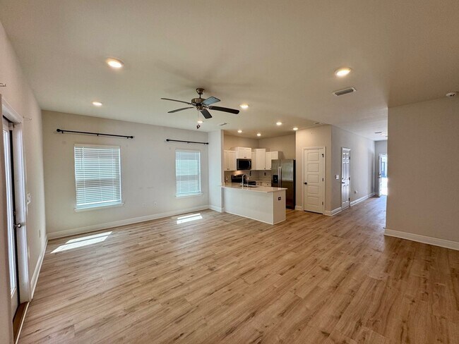 Photo - 272 The Prado