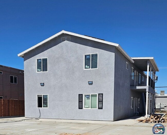 Building Photo - 172 W Alamo St Unit 1